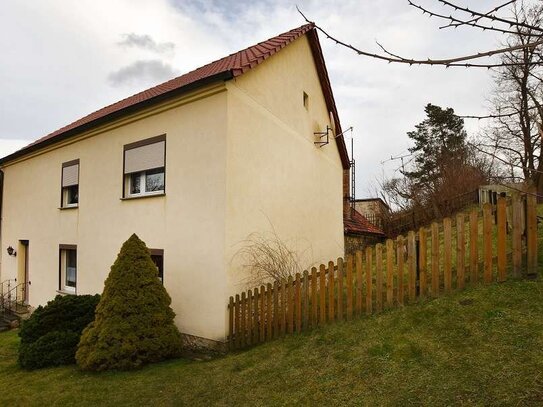 Schadeleben: Charmantes Einfamilienhaus mit Dachterrasse und Garage!