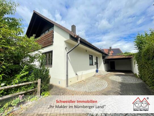 TOP!!! Traumhaft großes Einfamilienhaus mit tollem Grundstück, riesiger Garage & Carport in Lauf-OT