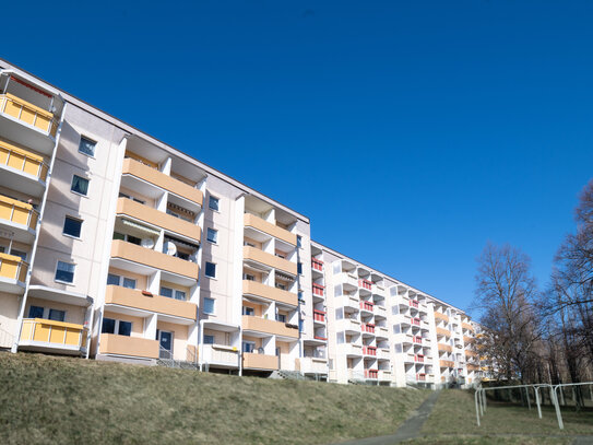 Kleine Zweiraumwohnung mit Balkon im Erdgeschoss