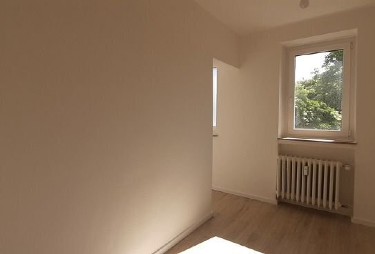 Komfortable 4-Zimmer-Wohnung mit BALKON