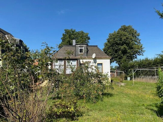 Villa mit Gartenhaus, Garage und Schuppen in idyllischer Lage in Radebeul West