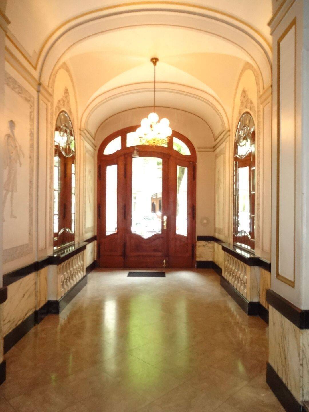 Erstbezug nach Modernisierung - herrschaftliche Altbauetage Seitenstraße vom Kurfürstendamm - Foto 1