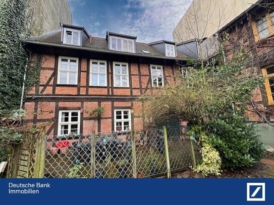 Das wohl "schrägste" Mehrfamilienhaus Schwerins mit 3 Wohnungen