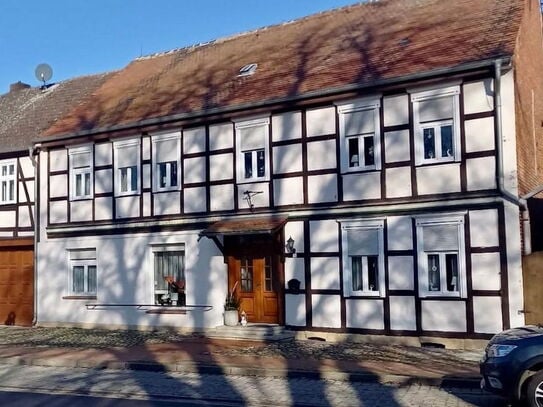 Historisches Fachwerkhaus mit Ausbaupotenzial und großzügigem Grundstück