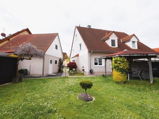 Wohnen am Röthenbacher Landgraben: Moderne DHH mit TOP Ausstattung / Haus kaufen