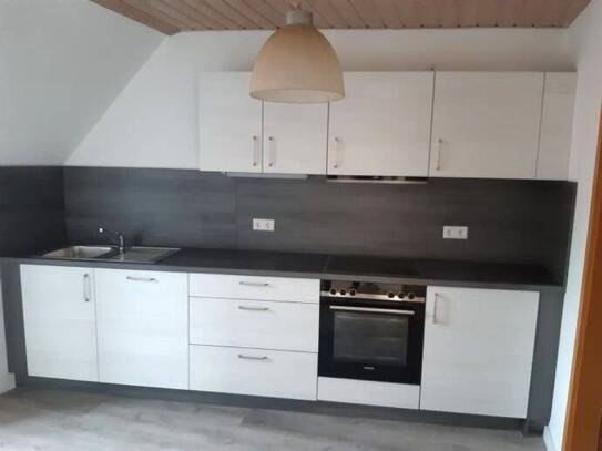 Altstadt: Gemütliche 2 Zimmer Dachgeschoss-Wohnung mit Balkon