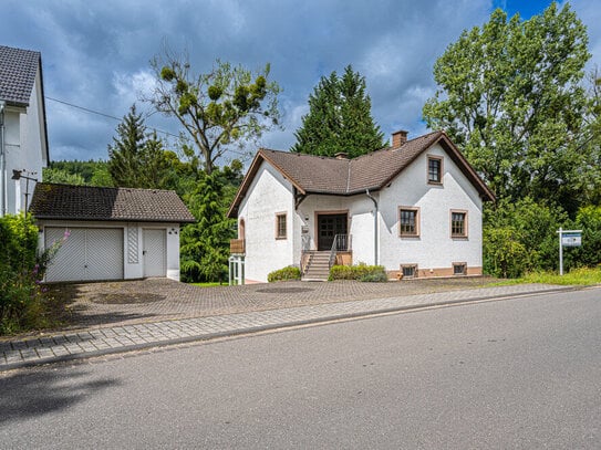 Gepflegtes Einfamilienhaus mit großem Grundstück. L-Echternach nur 6min!