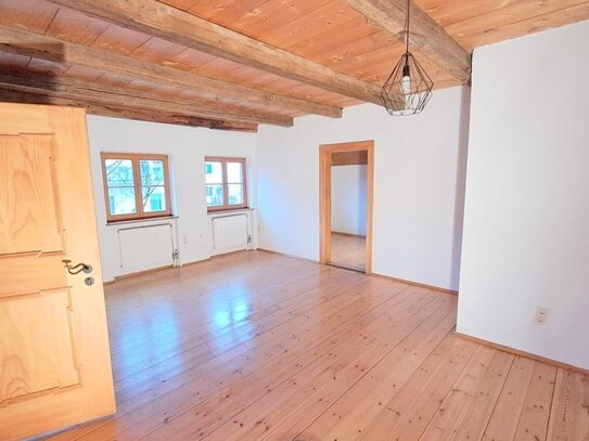 Brück Immobilien - Renoviertes 2 Zimmer - "Chalet" in ansprechendem Innenhof