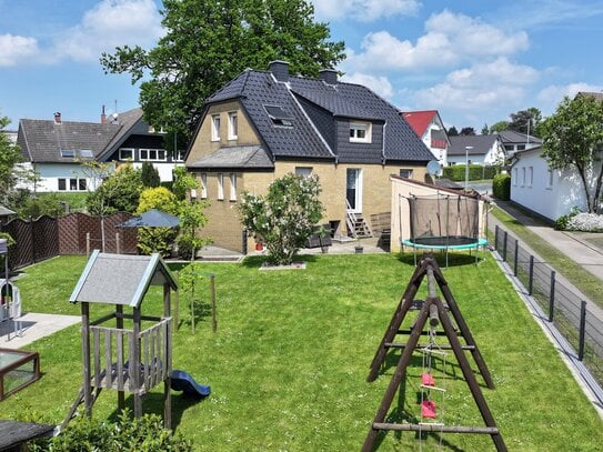 Eine Alternative zum Neubau ist dieses kernsanierte Einfamilienhaus im Zentrum von...