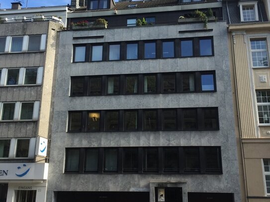 Ca. 143 m² moderne Bürofläche (4 Zimmer) auf der 2. Etage in der Wilhelmstr. in Aachen zu vermieten.