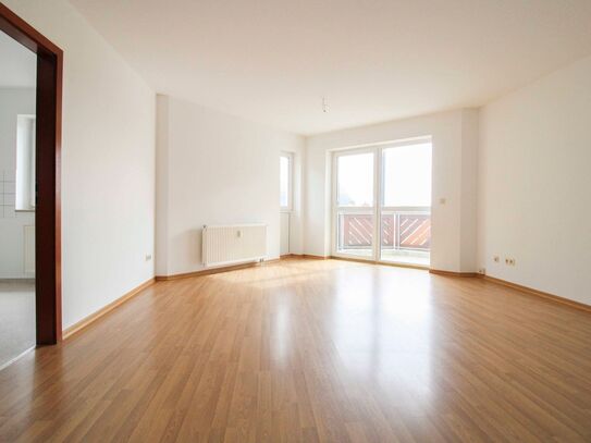 Bezugsfreie 2-Zi.-Etagenwohnung mit Balkon und Stellplatz in Burgstädt