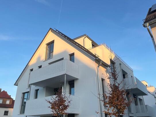 Exklusive 3,5 Zimmer-Maisonette-Wohnungen mit Aufzug, Dachterrasse u. Einbauküchen in Kirchheim-Teck