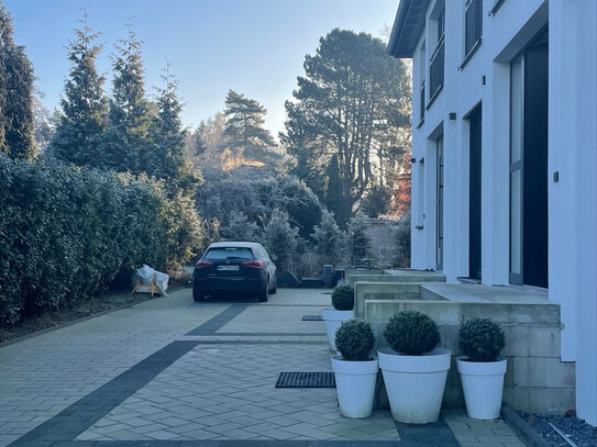 Neubau-Doppelhaushälfte mit hochwertiger Ausstattung und Blick ins Naturschutzgebiet in HH-Boberg!