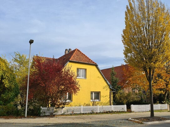 /// Einfamilienhaus mit Renovierungsbedarf oder Baugrundstück für Projektentwickler in gesuchter Wohnlage ///