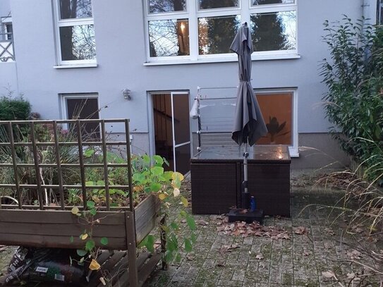 Schöne 2-Zimmer-Wohnung mit eigenem Garten!!