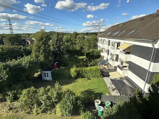 Luxus sanierte 4 Zimmer Wohnung - große Wohnküche