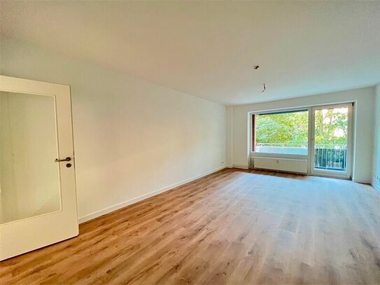 Mit BLick ins Gürne: Renovierte Eigentumswohnung mit Balkon in Langenhorn in Hamburg (Whg 06)