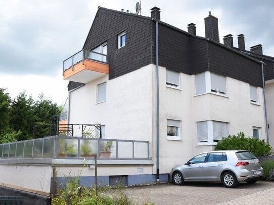 Schöne, helle Wohnung in ruhiger Lage mit Balkon und Terrasse