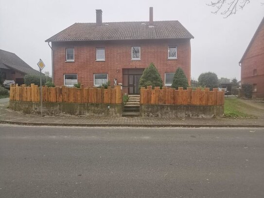 Attraktives Mehrfamilienhaus mit 4 Wohneinheiten im schönen ruhigen Lage von Hessisch Oldendorf!