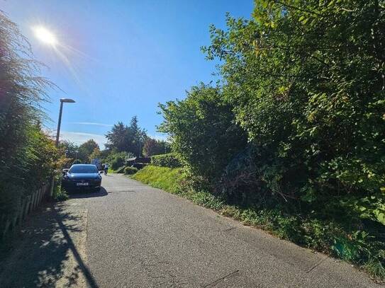 Großzügiges Baugrundstück für 2-3 Häuser in Kiel-Kronsburg