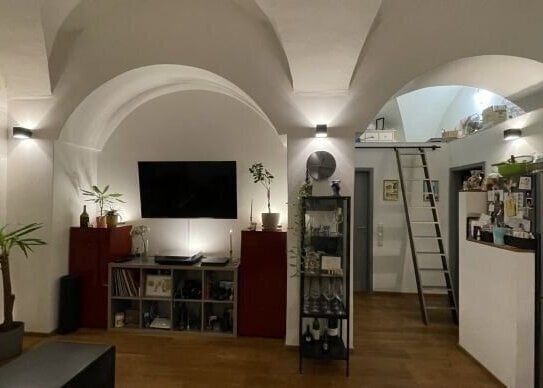 Exklusive Wohnung in der Altstadt - 2 Zimmer mit Einbauküche, großem Bad und Galerie