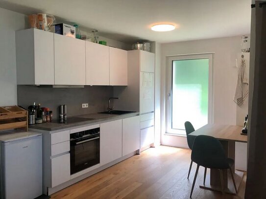 Stilvolle, modernisierte 2-Zimmer-EG-Wohnung mit geh. Innenausstattung mit Balkon und EBK