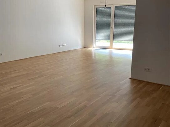 Großzügige und exklusive 3 Zimmer-Wohnung mit Balkon und EBK