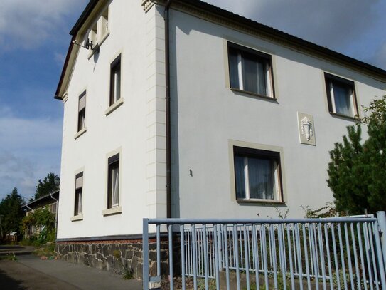 Einfamilienhaus mit Werkstatt und Lagerhalle