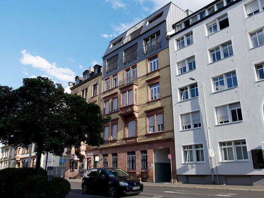 Penthousewohnung über zwei Etagen mit großer Dachterrasse und Einbauküche!