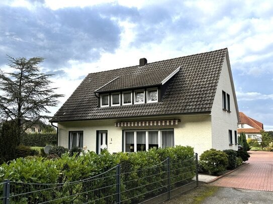 * Provisionsfrei für Käufer* Wohnhaus mit Sanierungspotenzial in zentrumsnaher Lage