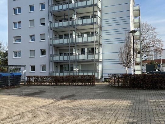 Schöne 3-Zimmer-Wohnung mit großem Balkon in energetisch modernisiertem Haus