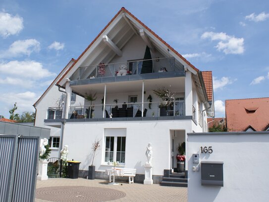 luxuriöse , energetisch sanierte Villa Nbg - Fischbach mit Einliegerwohnung, Nebengebäude, Garagen usw