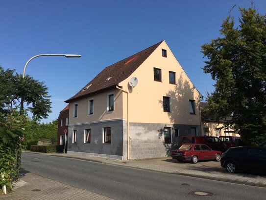 014/005 Schöne 2-ZKB Wohnung + EBK im 1.OG - Wohnung Schaarreihe