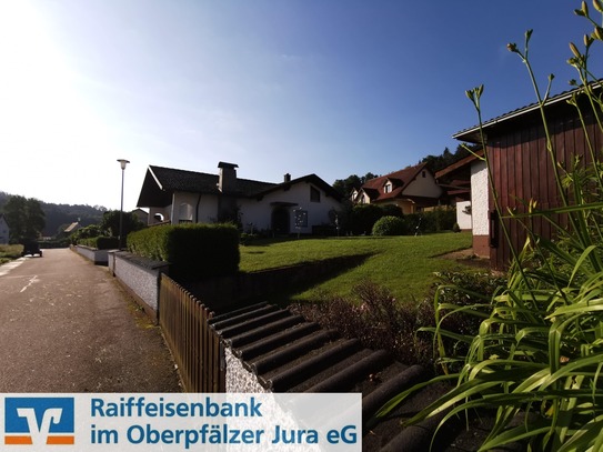 Ein Traum! Bequemes Wohnen auf einer Ebene mit großzügigem Garten in idyllischer Lage.