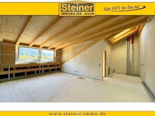 6-Zimmer-Dachgeschoss-Wohnung, LIFT, offene Holzbalken, 2 Kachelöfen, 2 Eingänge, 2 TG-Plätze