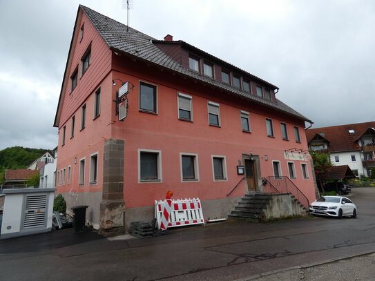 Mehrfamilienhaus - Sanierungsobjekt - Denkmalschutz