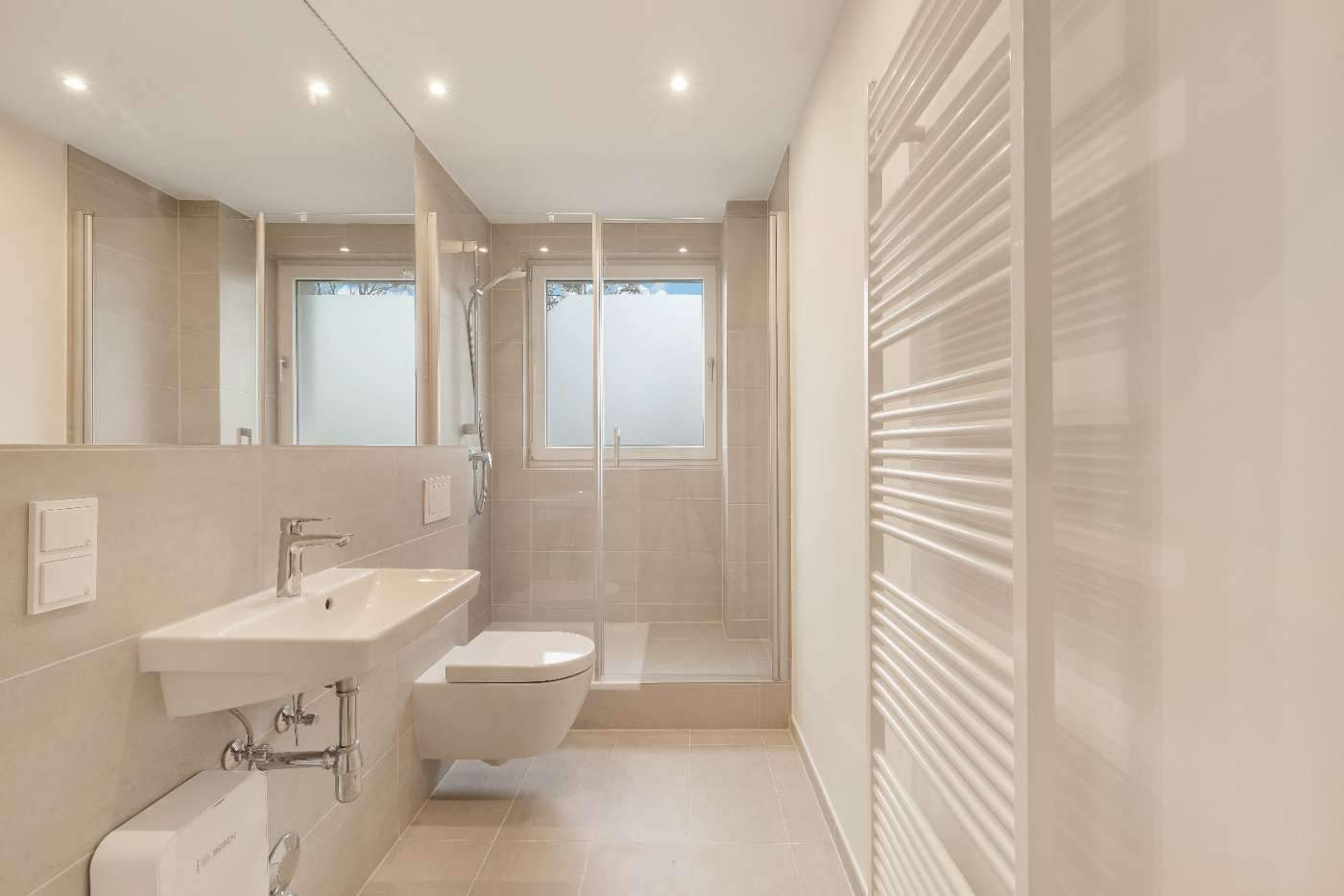 Hochwertig sanierte 2-ZImmer-Wohnung im grünen Lichterfelde mit Einbauküche und Balkon - Photo 1