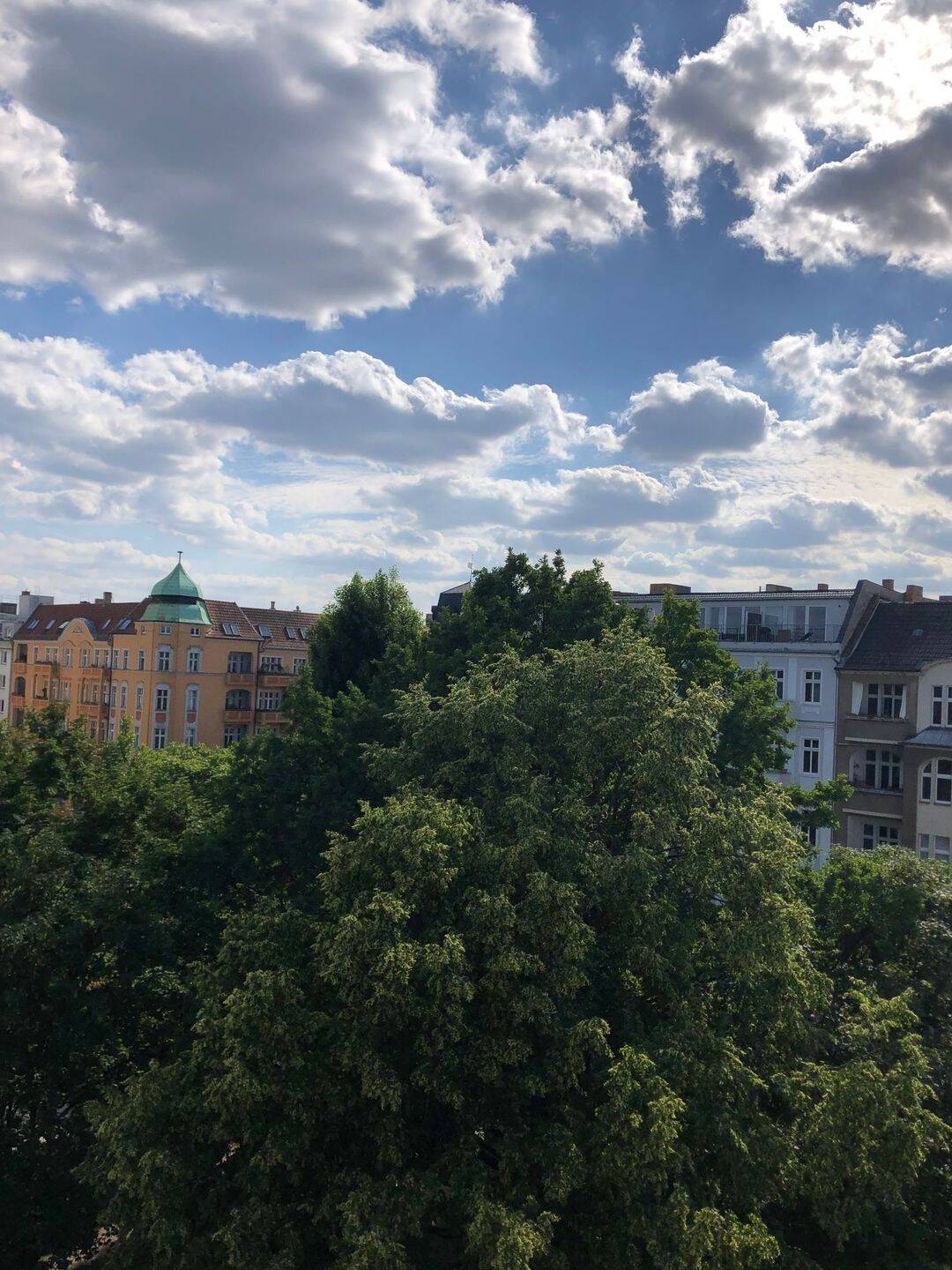 Optimal & helle geschnittene 3-Zi.-Whg. mit großem Balkon, Kochinsel und hochwertiger EBK - Foto 1