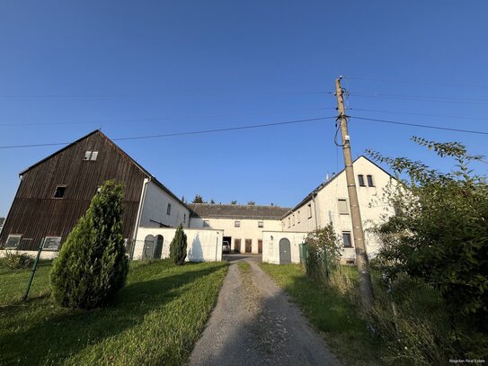 Magellan Real Estate: Dreiseitenhof nahe Dresden - Ländlich mit vielen Nutzungsmöglichkeiten