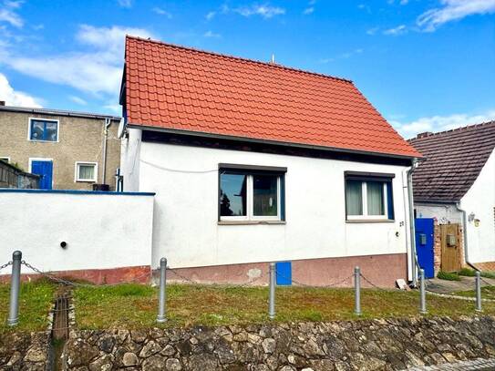 prima Grundstück, ruhige Lage - gemütliches Einfamilienhaus mit Ausbaupotential steht zum Verkauf