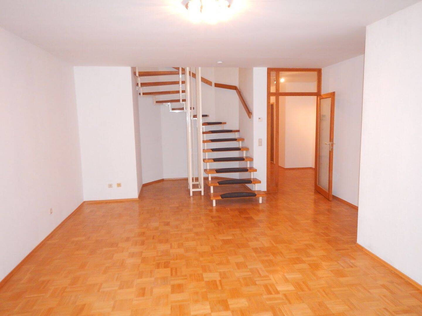 +++Familien Maisonettewohnung in Stadtvilla mit Urlaubsflair+++ Erste-Nettokaltmiete Frei +++ - Photo 1