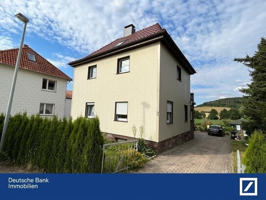 Schönes Ein-/Zweifamilienhaus in ruhiger Lage - mit 3230m² Acker !