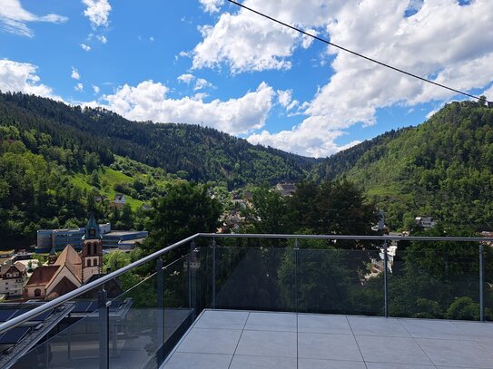 Hochwertige 4 Zimmer Gartengeschosswohnung in begehrtester sonniger Aussichtslage von Schramberg-Tal