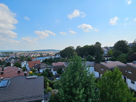 Modernes Wohnen mit Traum-Ausblick: 2-Zimmer-Wohnung mit großer Terrasse in idyllischer Lage von Kümmersbruck