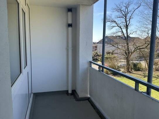 Erdgeschosswohnung mit 2 Zimmern und Balkon in ruhiger Lage