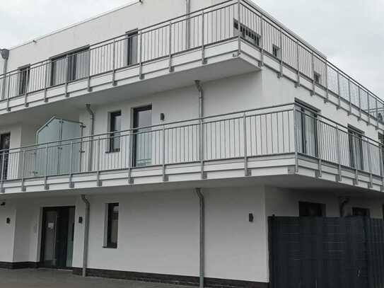 Pillauer Weg: Attraktives 2-ZKB-Penthouse mit Fahrstuhl in Sackgassenlage!