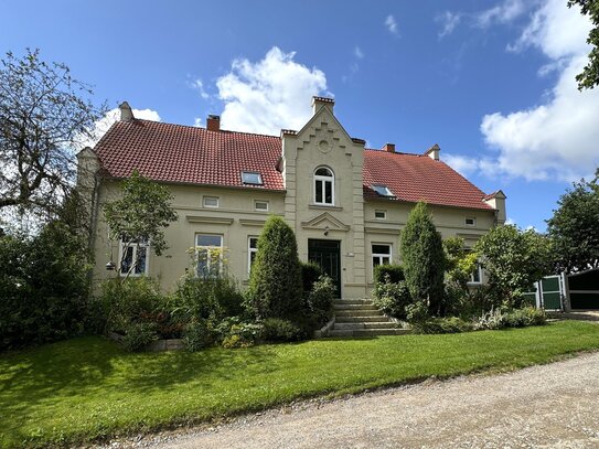 Hochwertiges Einfamilienhaus mit Gutshauscharakter im Speckgürtel von Rostock