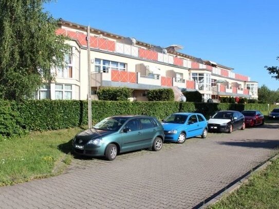 großzügige 3-Raum-EG-Wg. mit Terrasse, Bad mit Wanne, Dusche u. Fenster, Pkw-STPL, frei ab 01.11.24