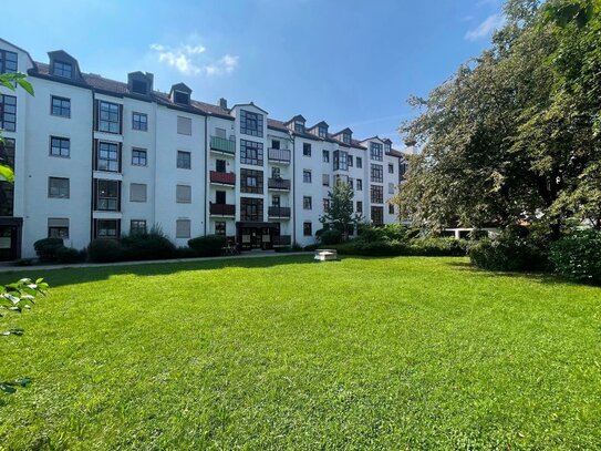 Schöne Dachgeschosswohnung in ruhiger Lage von Dachau zu verkaufen!