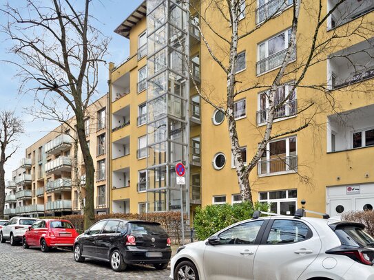 Top gepflegte 2-Zimmer-Wohnung mit Aufzug und Balkon in zentraler Lage in Berlin-Steglitz